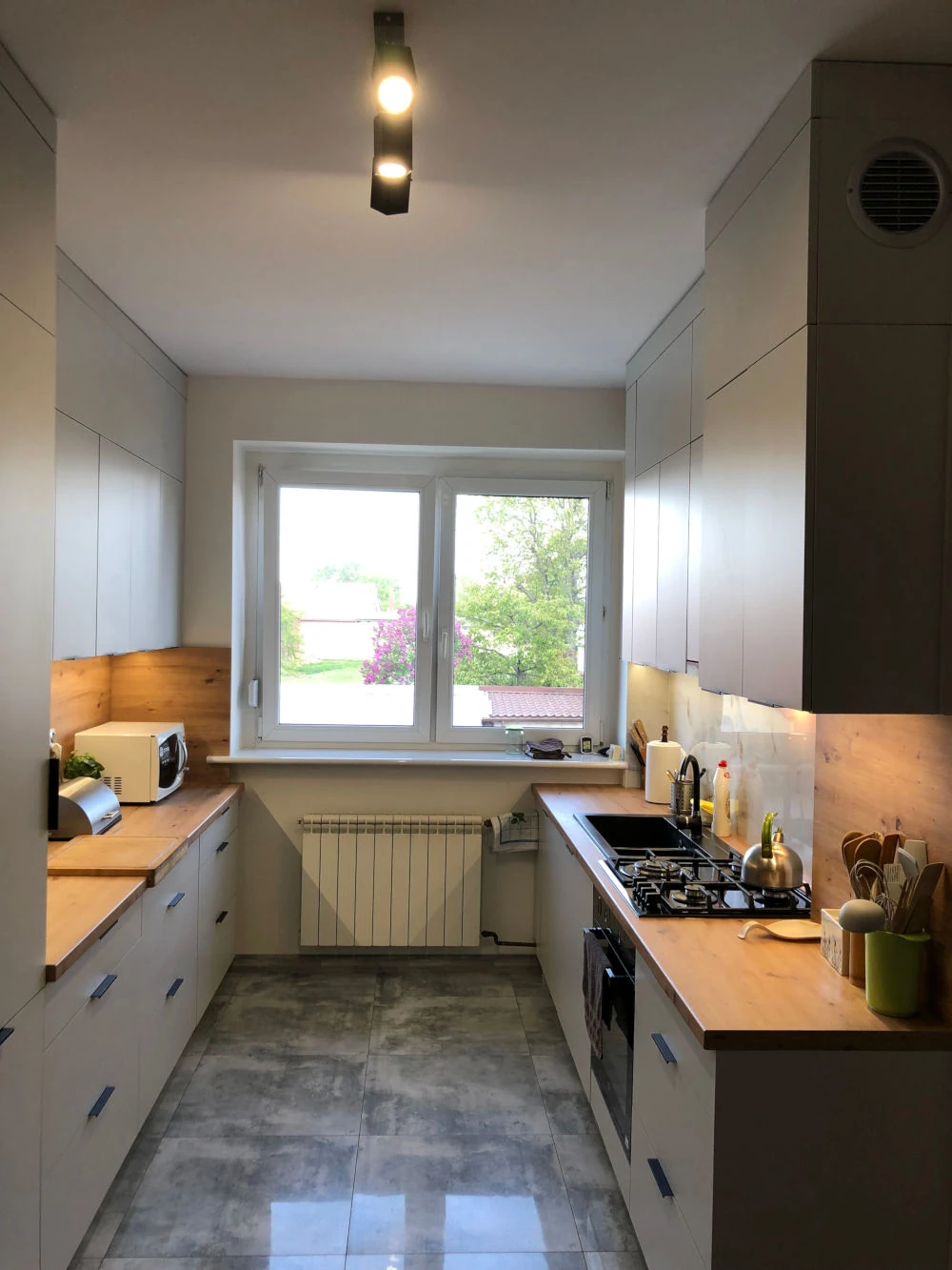 Pod Sufitem w Stylu Nowoczesnym